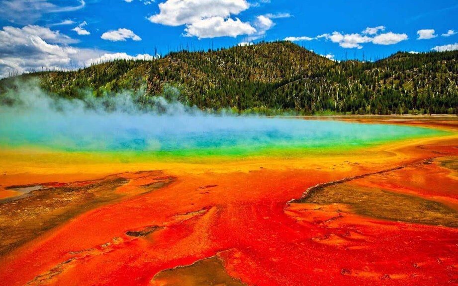 grand-prismatic-spring-yellowstone-park-wyoming